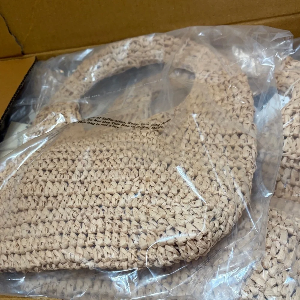 Universal Thread Tan Woven Hobo Bag NEW